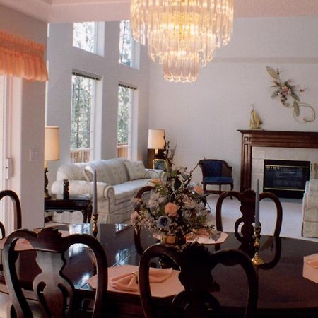 River Cove Elegant Waterfront Bed & Breakfast Post Falls Kültér fotó